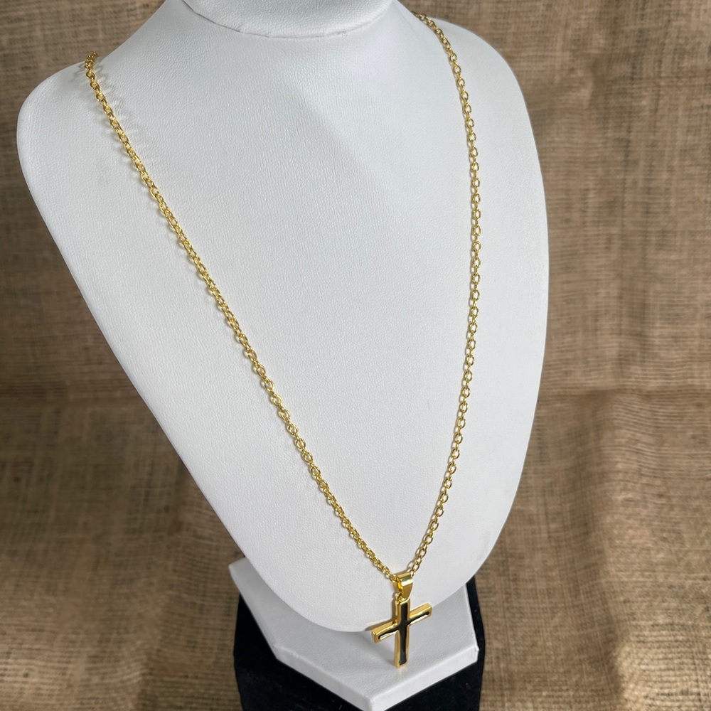 *Unisex  Cross Pendant Necklace Gold Tone